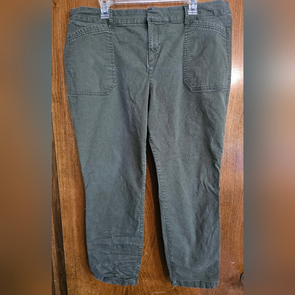 Old Navy pixie crop pants